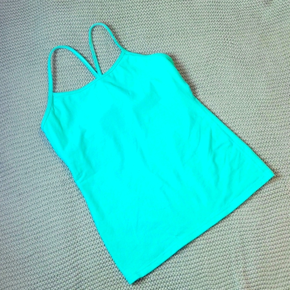 EUC lulu tank top with shelf bra (2 for 25)